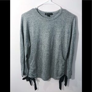 Adorable Ribbon End Long Sleeve Gray Top